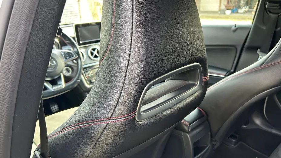 MERCEDES-BENZ GLA GLA 180 7G-DCT AMG Line