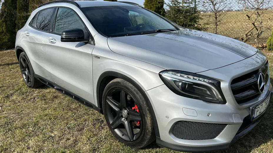 MERCEDES-BENZ GLA GLA 180 7G-DCT AMG Line