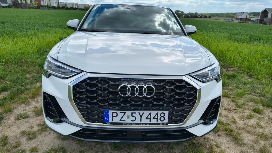 AUDI Q3 -