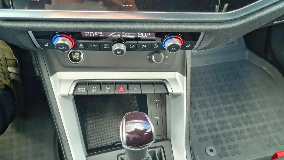 AUDI Q3 -