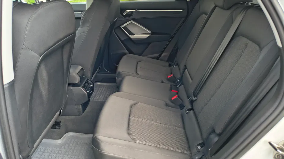 AUDI Q3 -