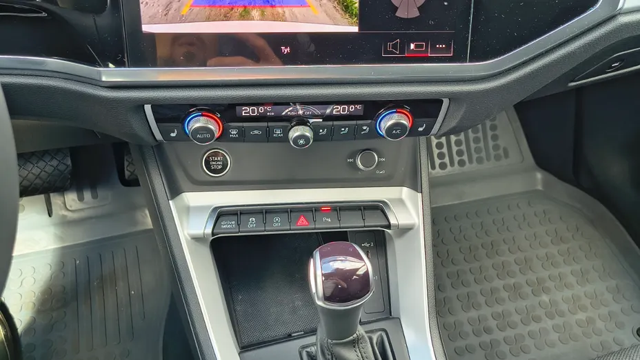 AUDI Q3 -