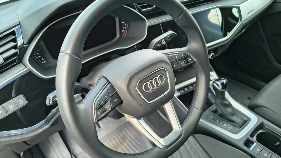 AUDI Q3 -