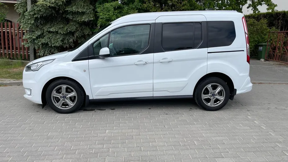 FORD Tourneo Connect Gr. Tourneo Connect 1.5 TDCi Titanium