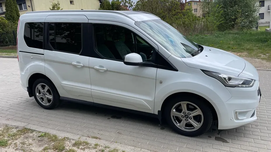 FORD Tourneo Connect Gr. Tourneo Connect 1.5 TDCi Titanium