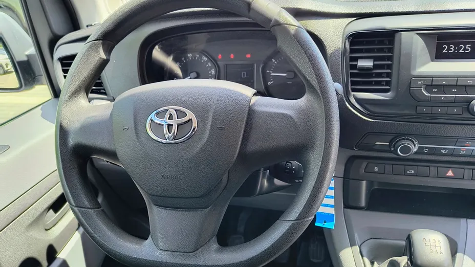 TOYOTA Proace Proace 2.0 D-4D Medium 3,1t Active