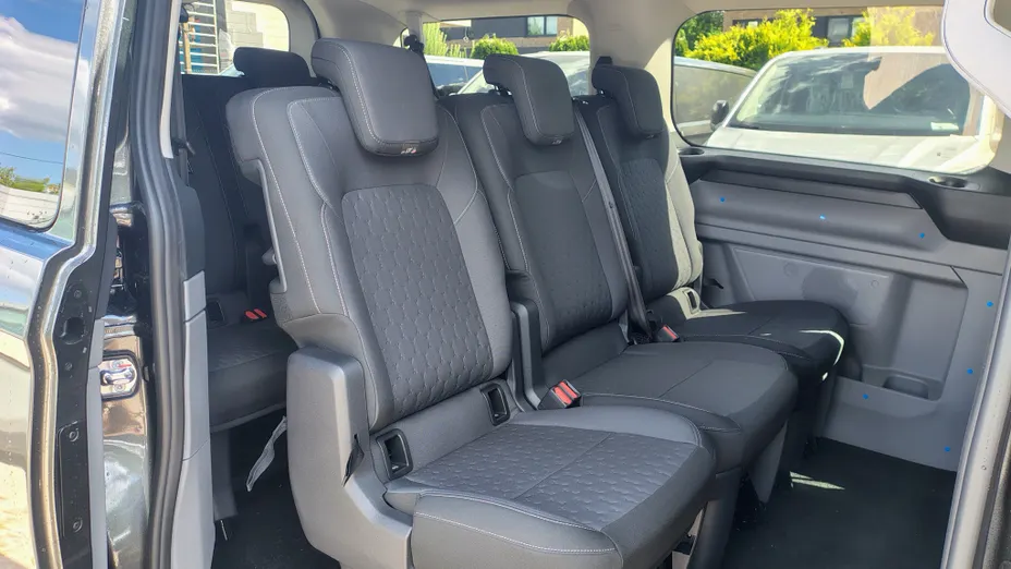 FORD Transit Custom Transit Custom Kombi 2.5 PHEV 340 L1H1 Limited CVT M1 Nowy