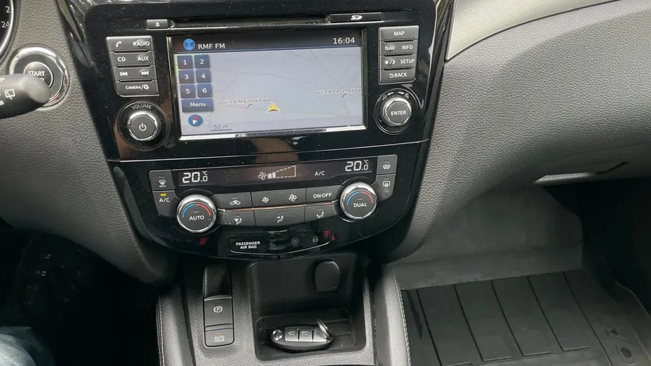NISSAN Qashqai -