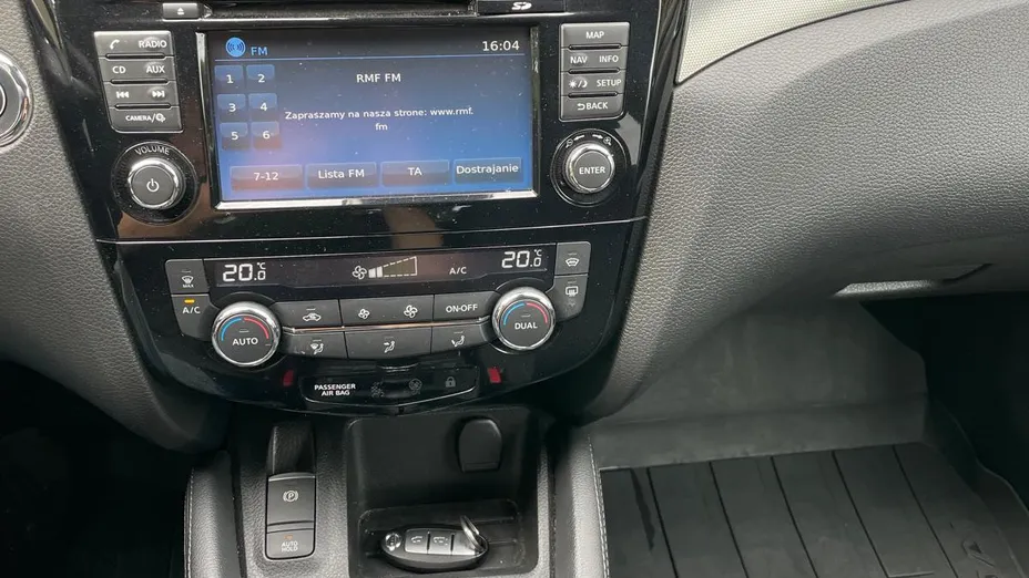 NISSAN Qashqai -