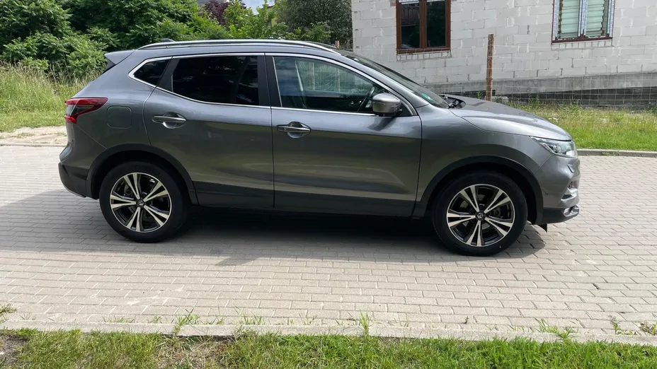 NISSAN Qashqai -