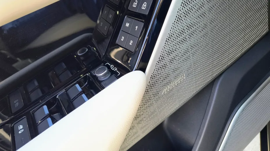 LAND ROVER Range Rover Velar Velar 3.0 P400 mHEV R-Dynamic SE