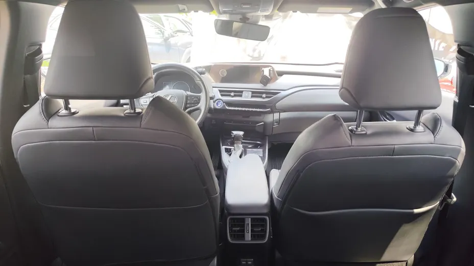 LEXUS UX -
