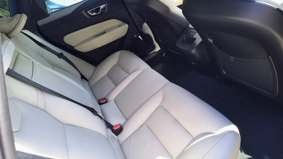 VOLVO XC60 XC60 B5 B AWD Momentum Pro aut