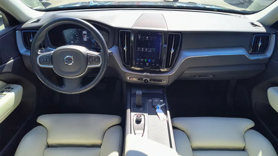 VOLVO XC60 XC60 B5 B AWD Momentum Pro aut