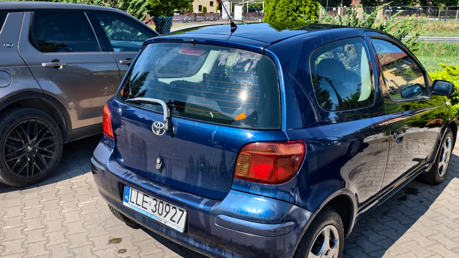 TOYOTA Yaris -