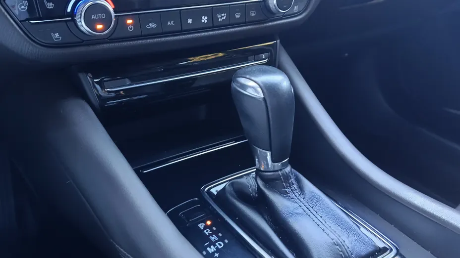 MAZDA 6 -