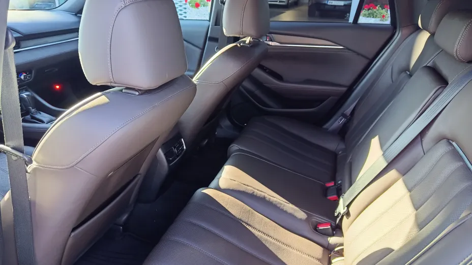 MAZDA 6 -