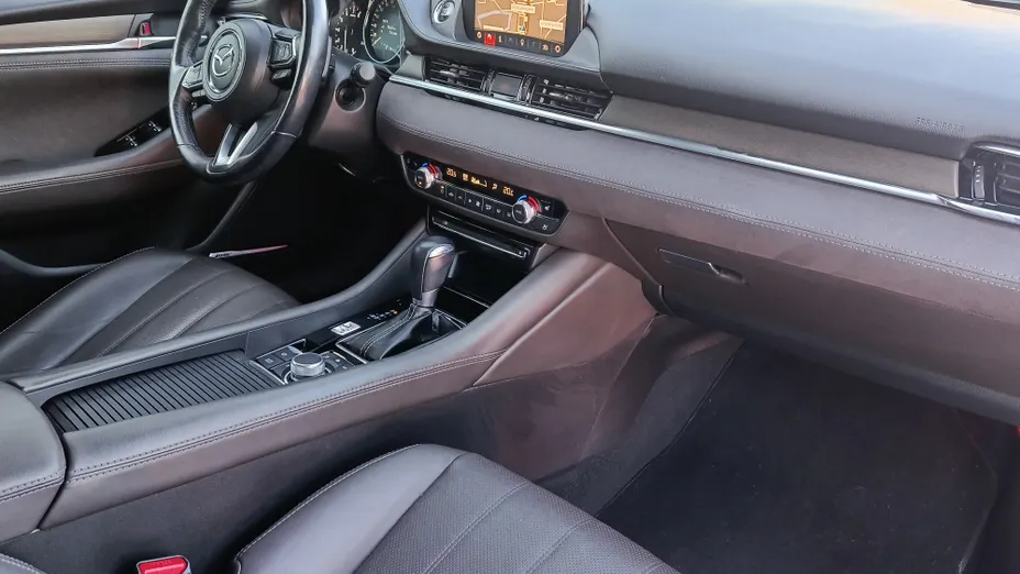 MAZDA 6 -