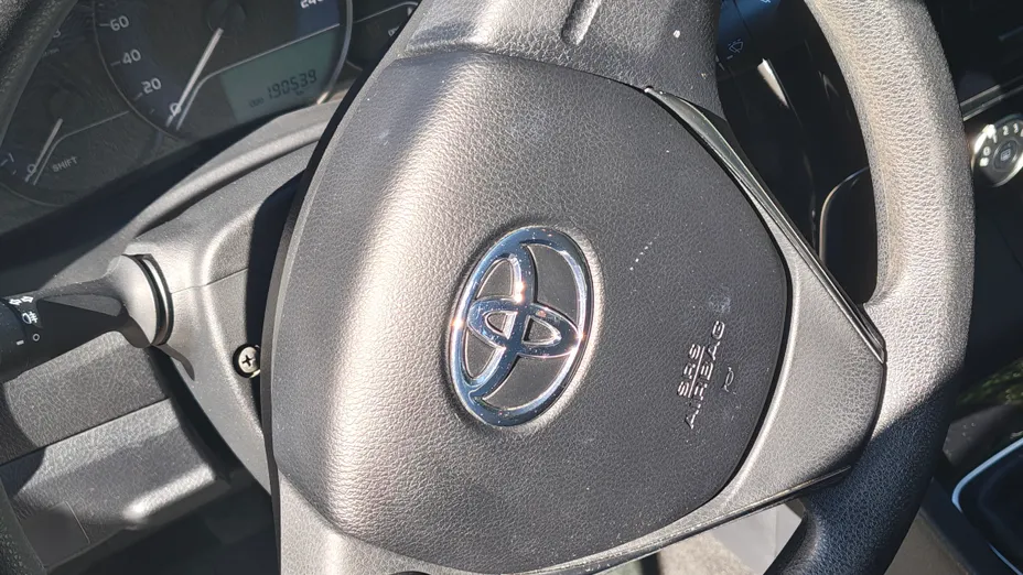 TOYOTA Corolla -