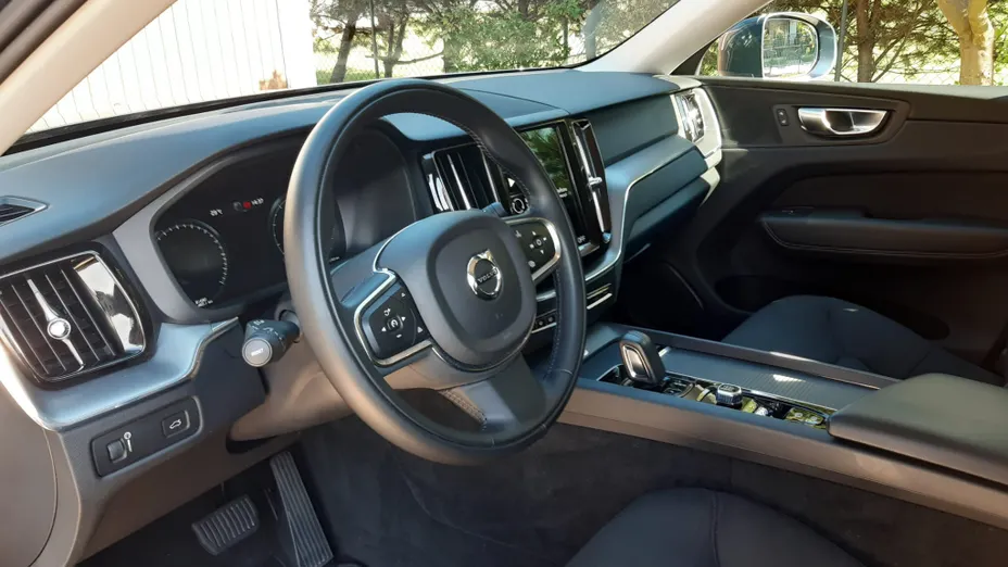 VOLVO XC60 XC60 2.0T Momentum