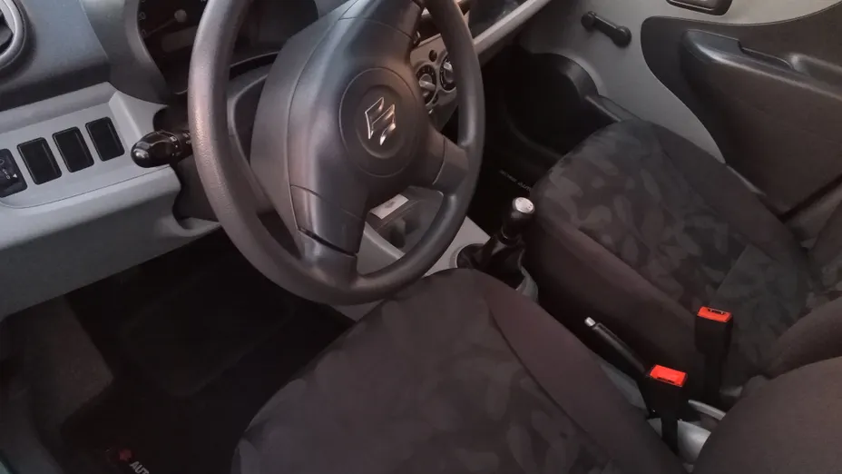 SUZUKI Alto -