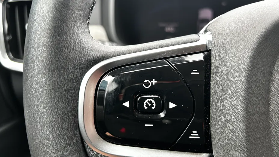VOLVO V90 V90 T8 AWD Plug-In Hybrid Ultra Bright aut