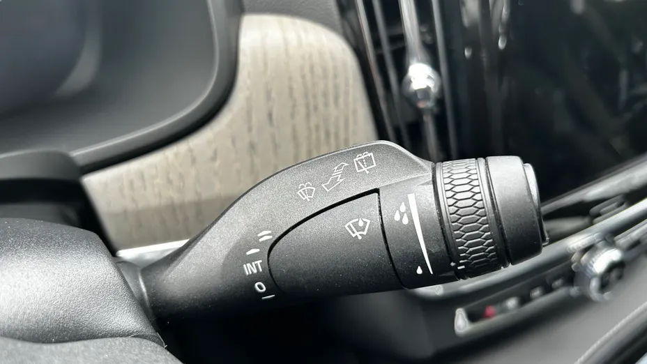 VOLVO V90 V90 T8 AWD Plug-In Hybrid Ultra Bright aut