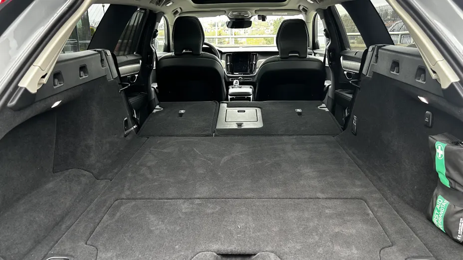VOLVO V90 V90 T8 AWD Plug-In Hybrid Ultra Bright aut