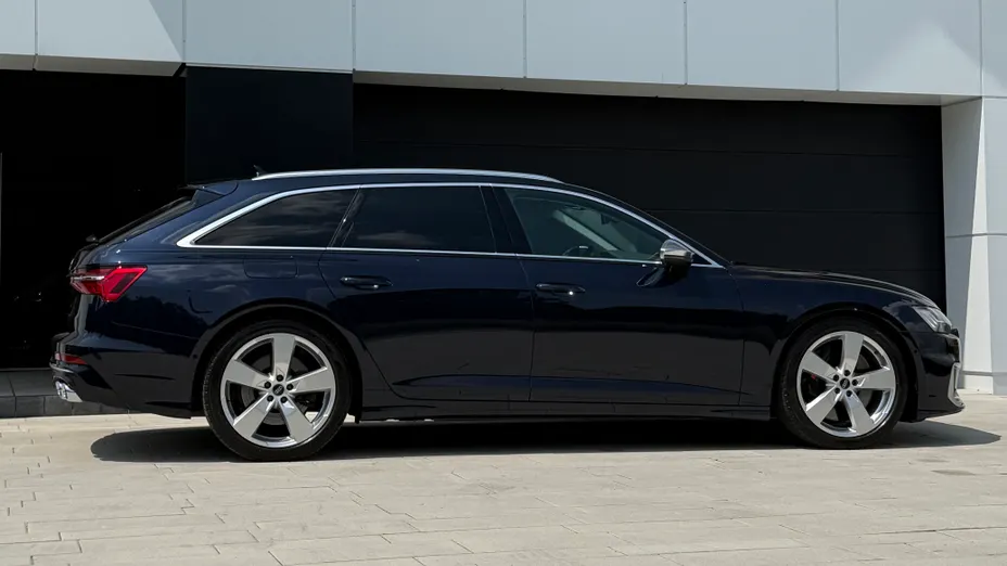 AUDI S6 Avant -