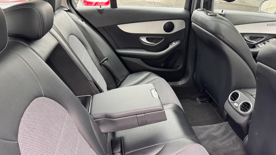 MERCEDES-BENZ C Klasa C 200 7G-TRONIC