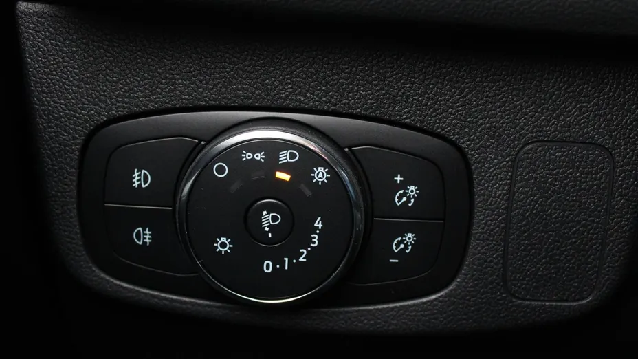 FORD Focus Focus 1.0 EcoBoost mHEV Titanium X aut