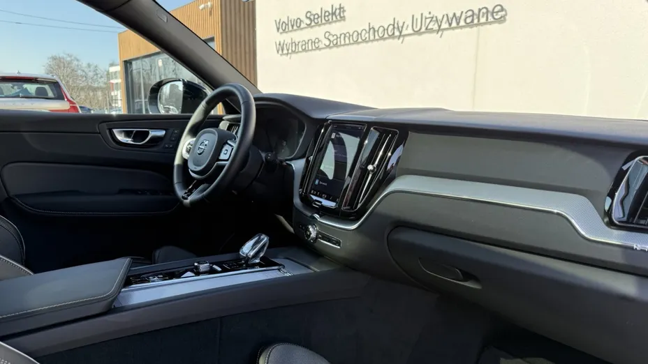 VOLVO XC60 XC60 B5 B AWD Plus Black Edition aut