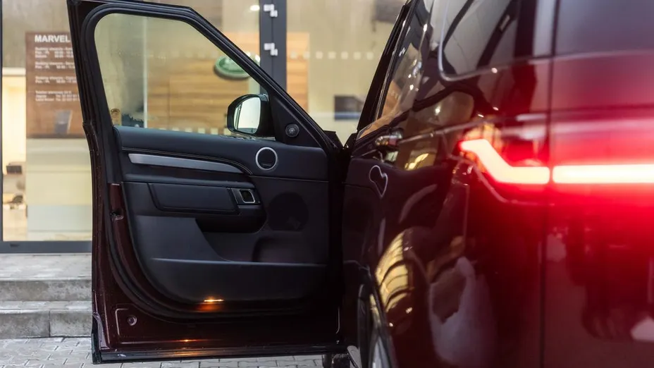 LAND ROVER Discovery -