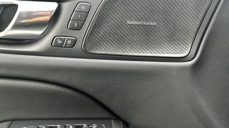 VOLVO V60 V60 B4 B Plus Dark aut