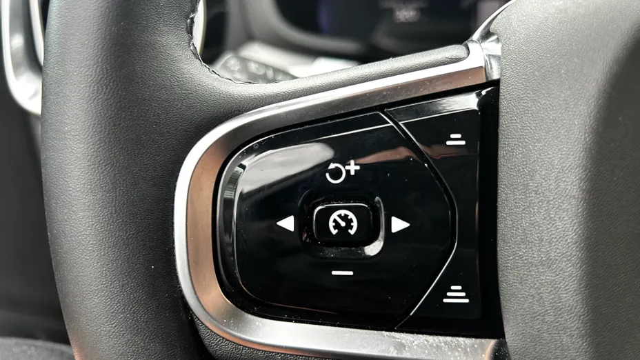 VOLVO V60 V60 B4 B Plus Dark aut