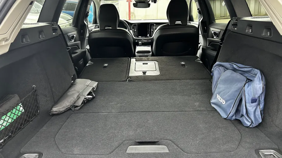VOLVO V60 V60 B4 B Plus Dark aut