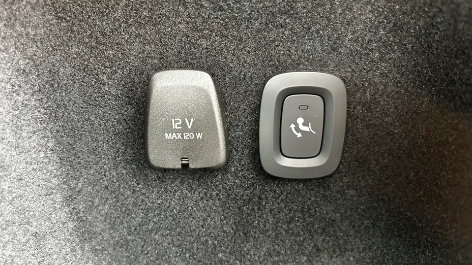 VOLVO V60 V60 B4 B Plus Dark aut