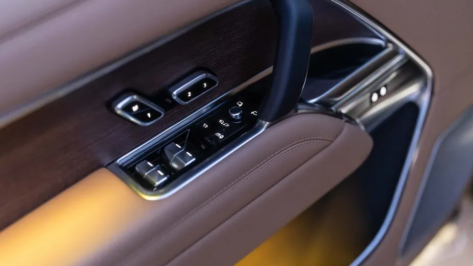 LAND ROVER Range Rover -