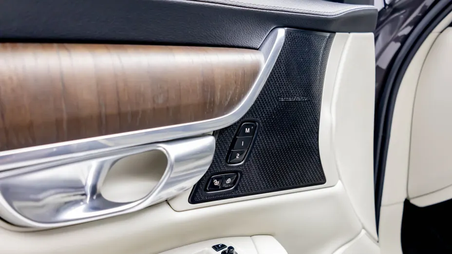 VOLVO S90 S90 T8 AWD Plug-In Hybrid Plus Bright aut
