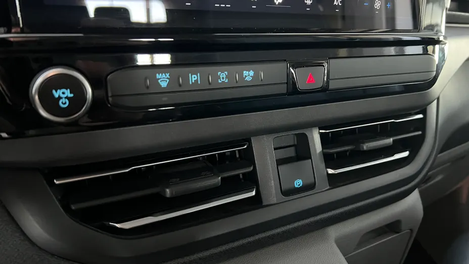 FORD Tourneo Custom Tourneo Custom 2.0 EcoBlue 320 L1 Limited