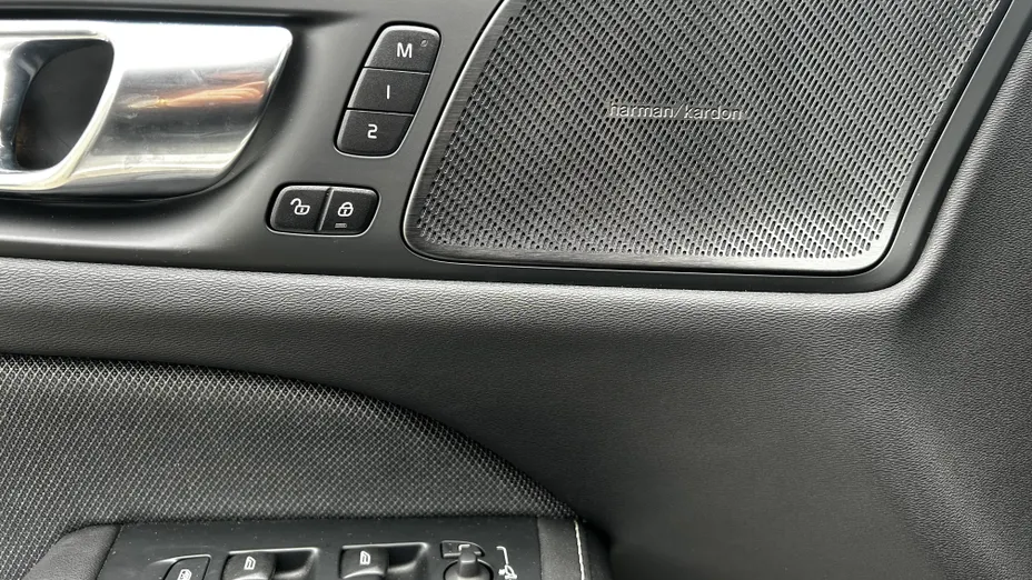 VOLVO V60 V60 B4 B Plus Dark aut