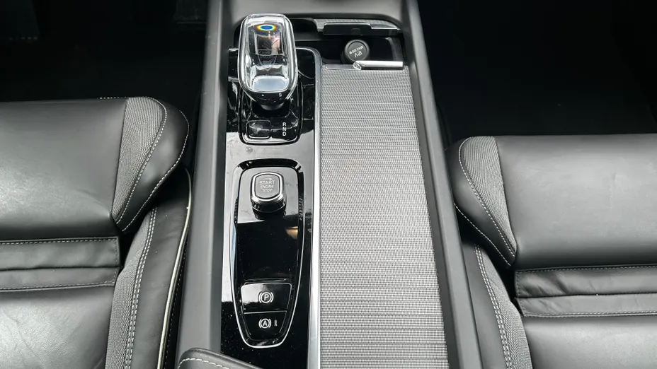 VOLVO V60 V60 B4 B Plus Dark aut