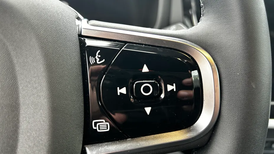 VOLVO V60 V60 B4 B Plus Dark aut