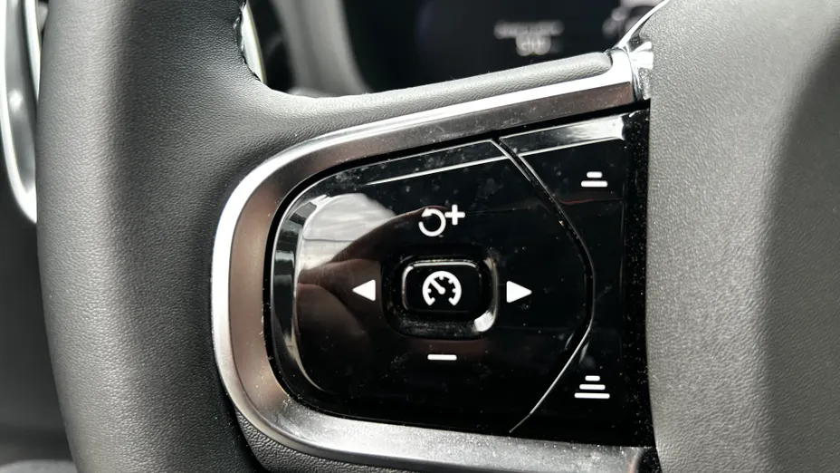 VOLVO V60 V60 B4 B Plus Dark aut
