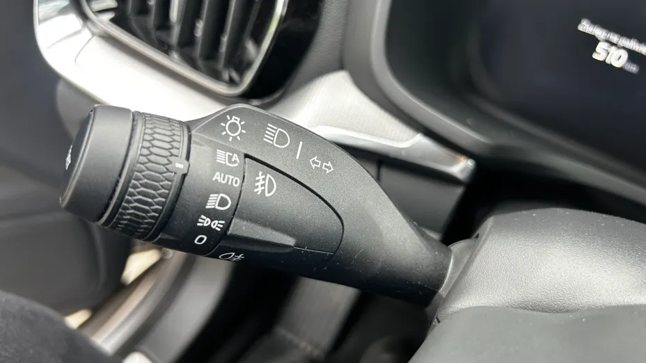 VOLVO V60 V60 B4 B Plus Dark aut
