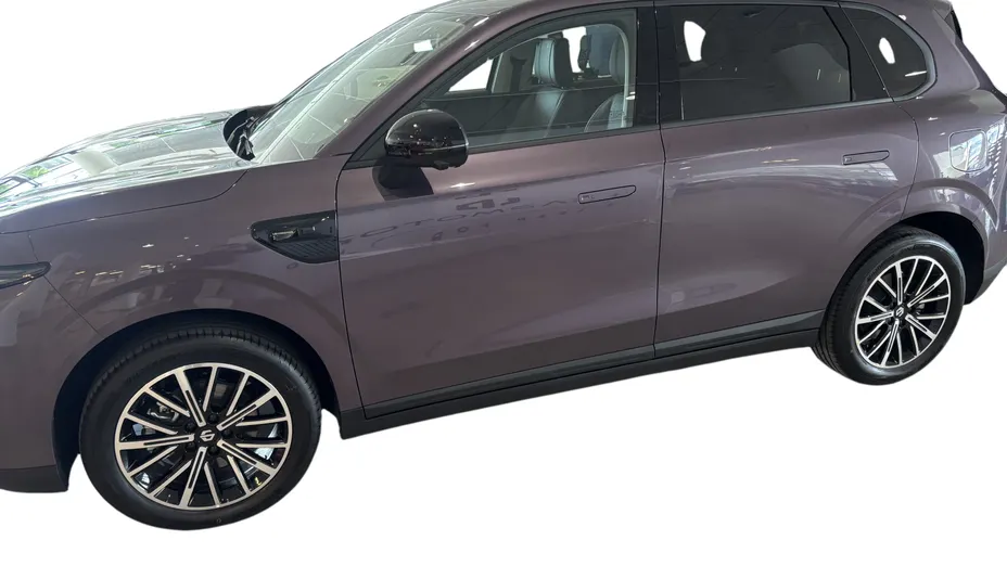 LEAPMOTOR B10 B10 REEV Design Nowy
