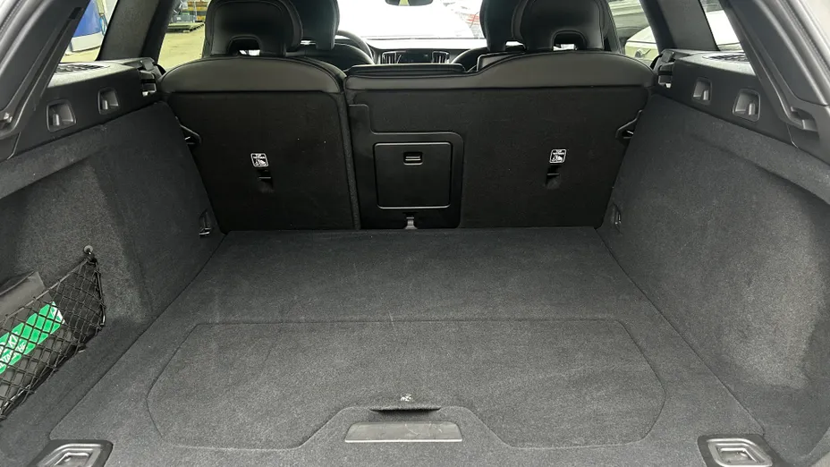 VOLVO V60 V60 B4 B Plus Dark aut
