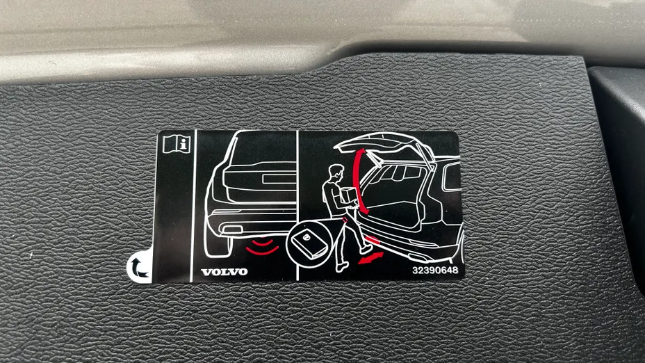 VOLVO V60 V60 B4 B Plus Dark aut