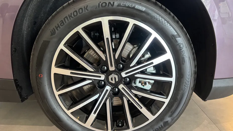 LEAPMOTOR B10 B10 REEV Design Nowy