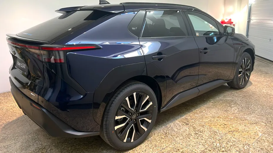 TOYOTA bZ4X bZ4X 73.1kWh 4x4 Executive Nowy